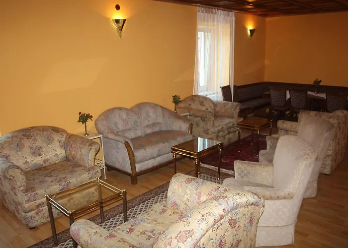 Zur Alten Post 招待所 *